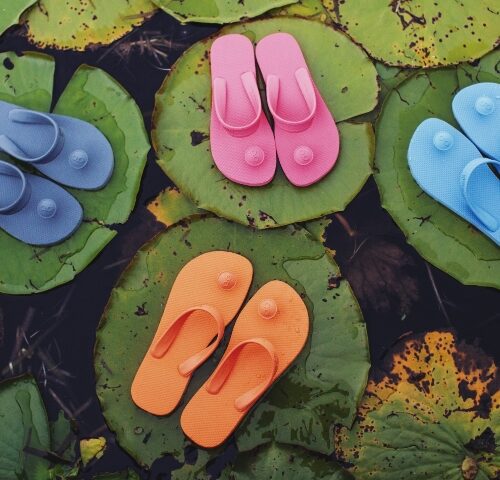 @ilovegurus flip-flops are designed with ancient Indian Sandals in mind! Style meets yogic history for these fashionable, comfortable, functional and, most importantly, socially-responsible flip-flops. Image, thumbnail image, & image below are courtesy of @ilovegurus & reposted with permission.